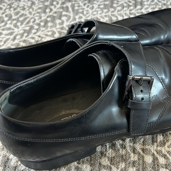 Tod’s black buckle loafers main image 8